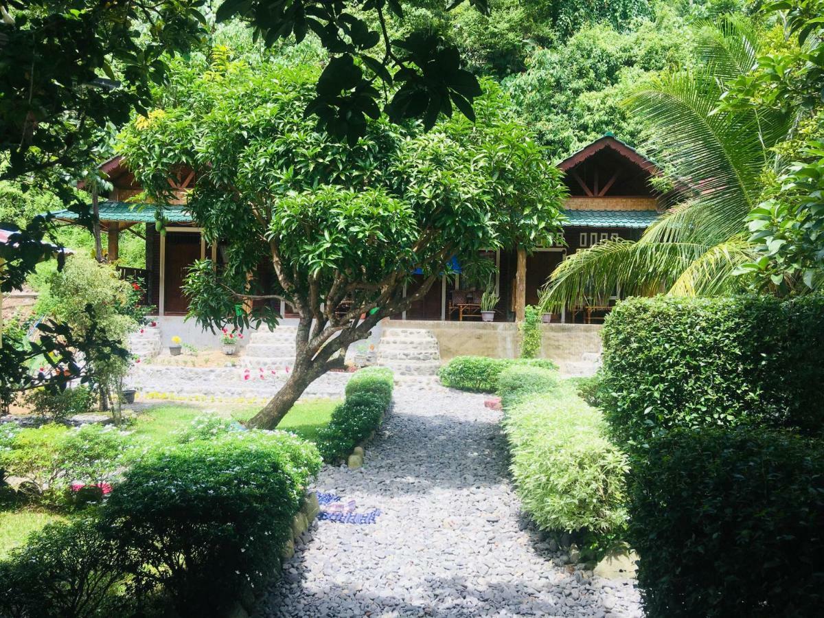 Sahnan Guest House Bukit Lawang Exterior photo